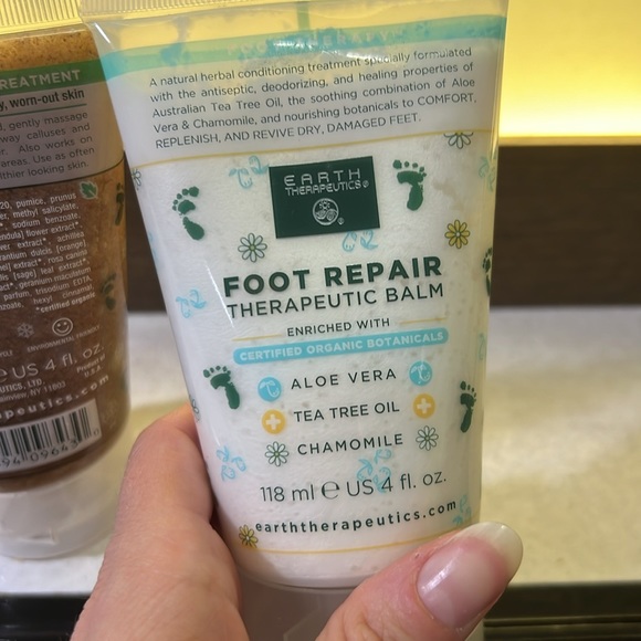 Earth Therapeutic Foot Scrub & Balm Set - Picture 4 of 5